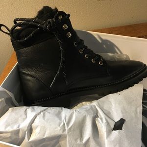 ✨Moving sale✨ Black winter boots